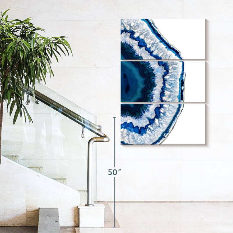 «Blue Amethyst Crystal», reproduction sur toile, H 65 po x l 42 po x P 1,25 po