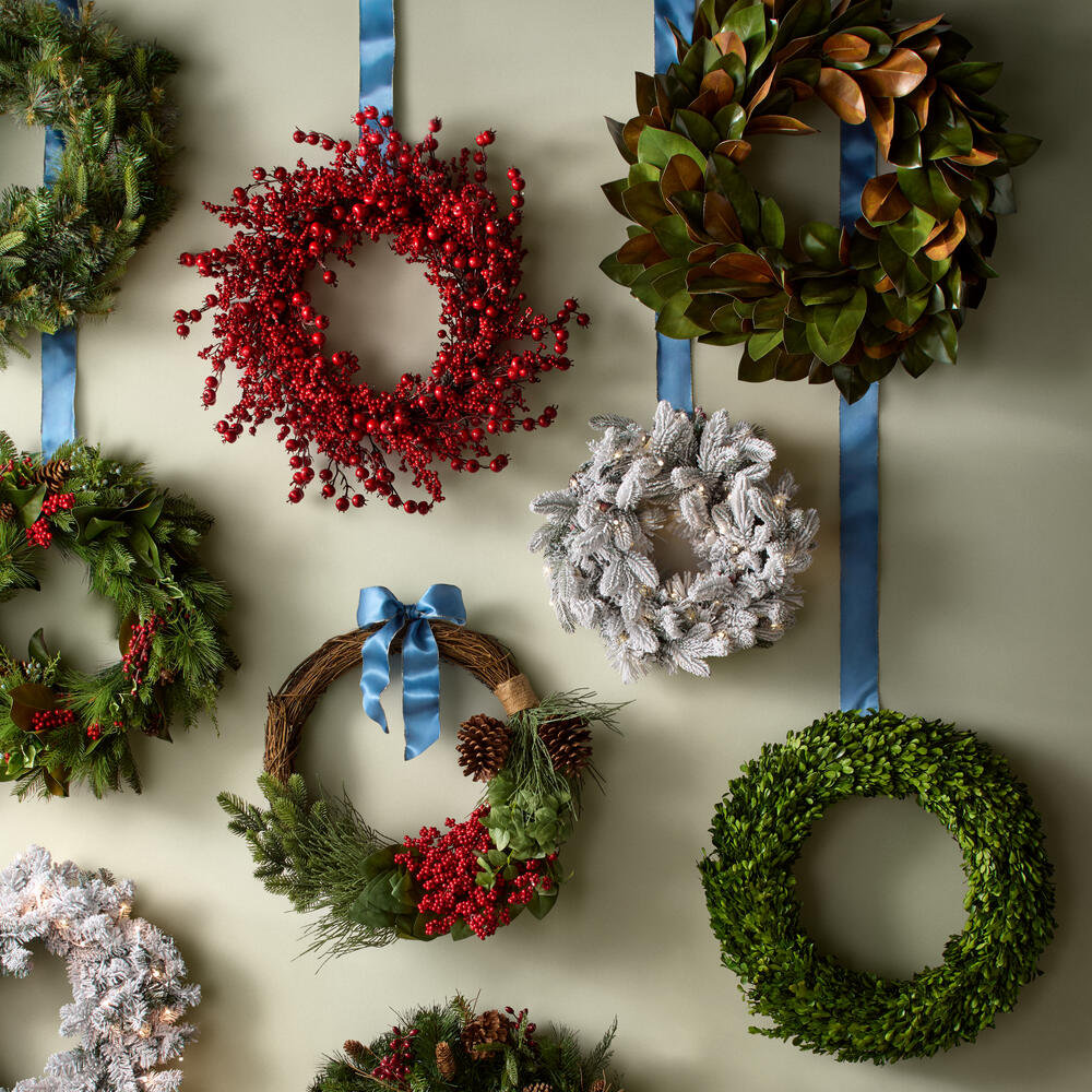24'' Faux Mixed Assortment Polyester Wreath