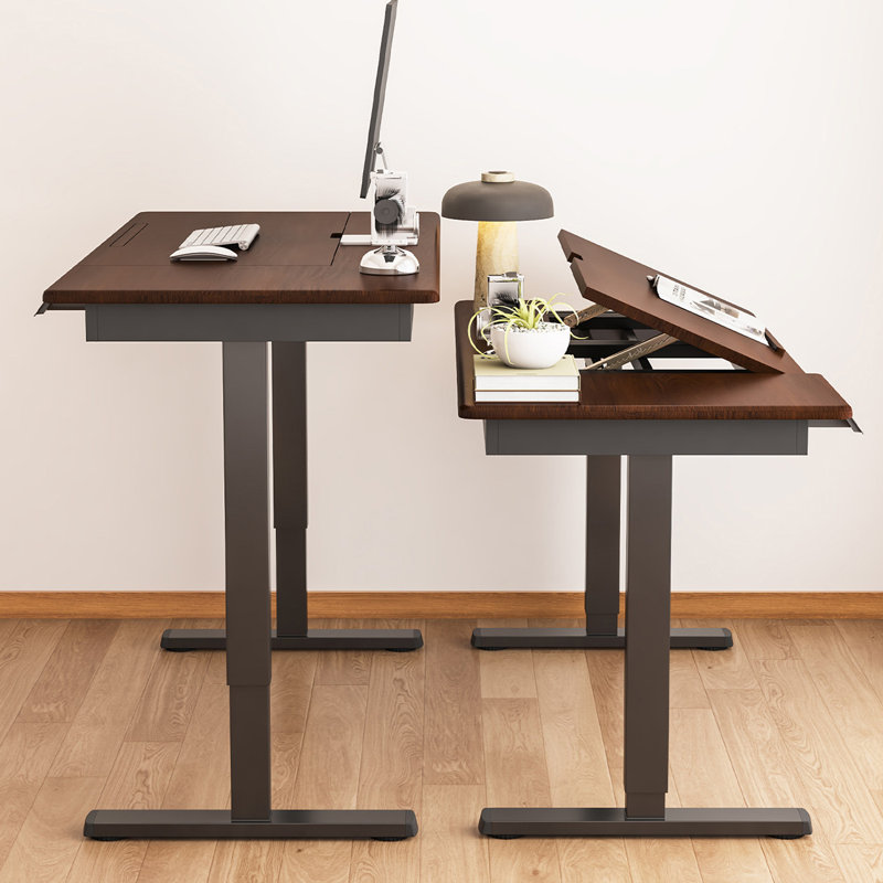 Bureau 47,24 po en bois massif brun à réglage électrique, H 29,53 po x l 47,24 po x P 25,59 po