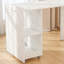 Bureau extensible avec tablettes de rangement et roues mobiles, pliable et peu encombrant pour petits appartements et bureaux, finition marbre blanc