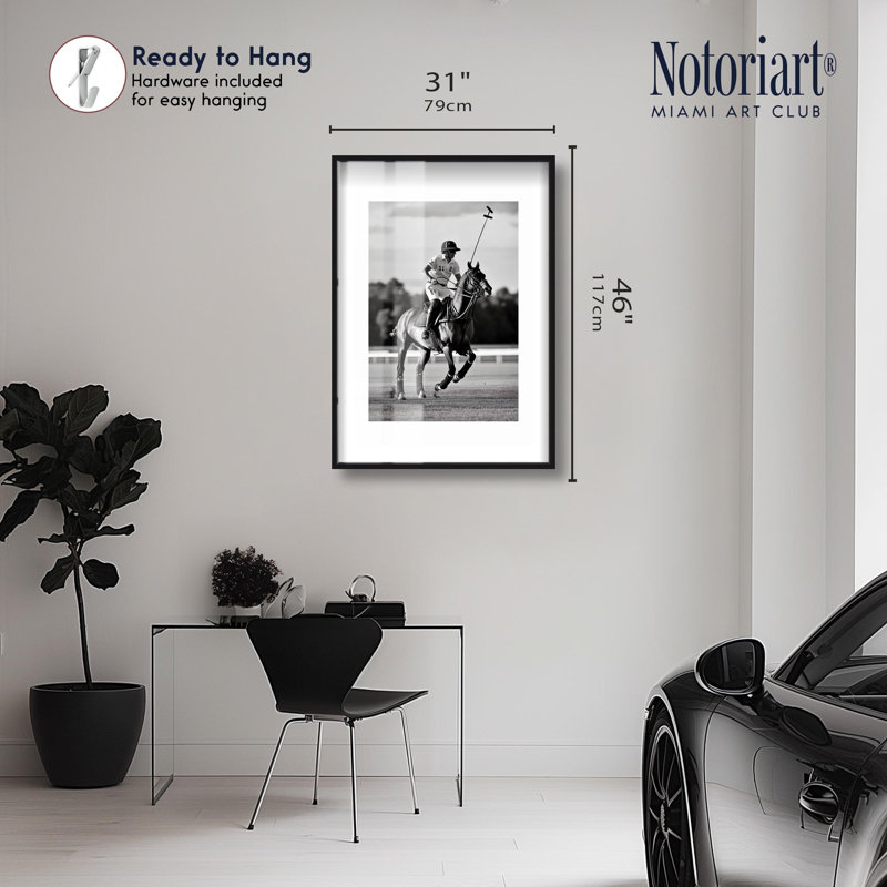 «Shades in Play Shadowbox» par Notoriart, H 46 po x l 31 po, Noir