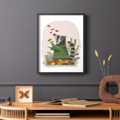 «Raccoon Catching Leaves», reproduction encadrée - bois massif