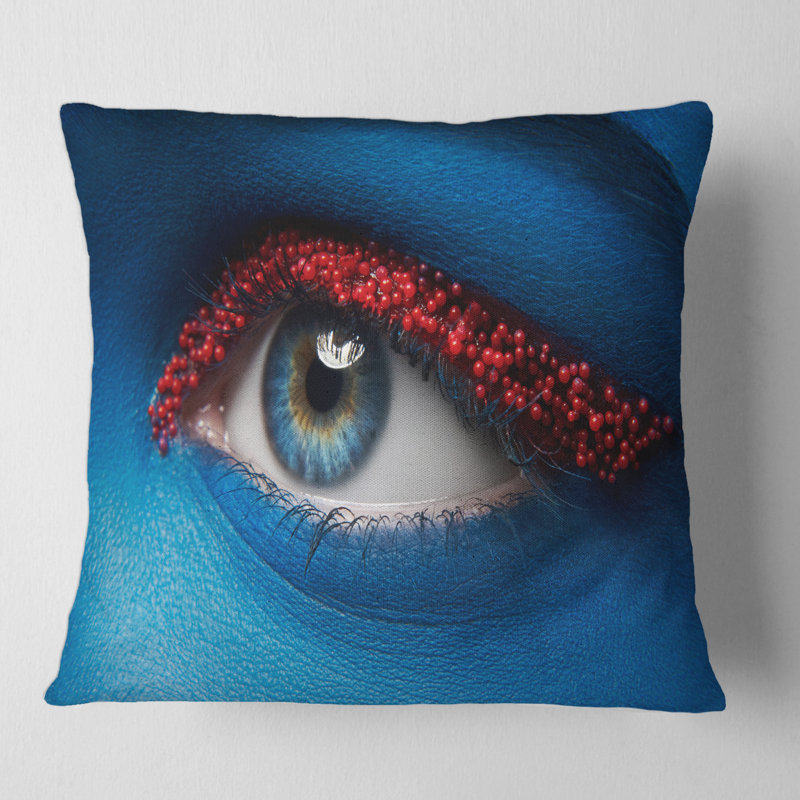 Housse de coussin carré et insert féminin avec peinture sur le visage et boules, 18" x 18"