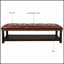 Banc de chambre à coucher capitonné à l'extrémité du lit-126684488