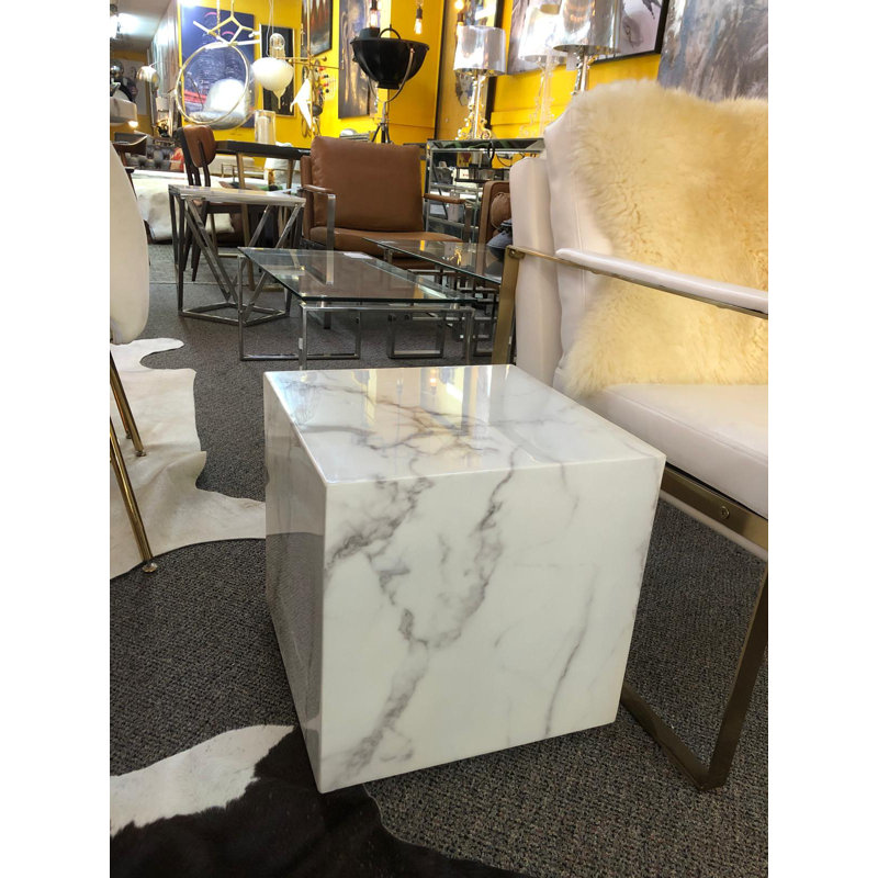 Table d'appoint en marbre Luci, H 15,75 po x l 15,75 po x P 15,75 po