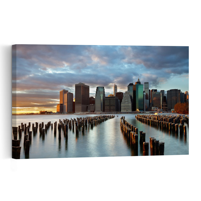 Affiche murale représentant un paysage urbain coloré, dramatique et serein du bord de mer de Manhattan, 16" H x 24" W