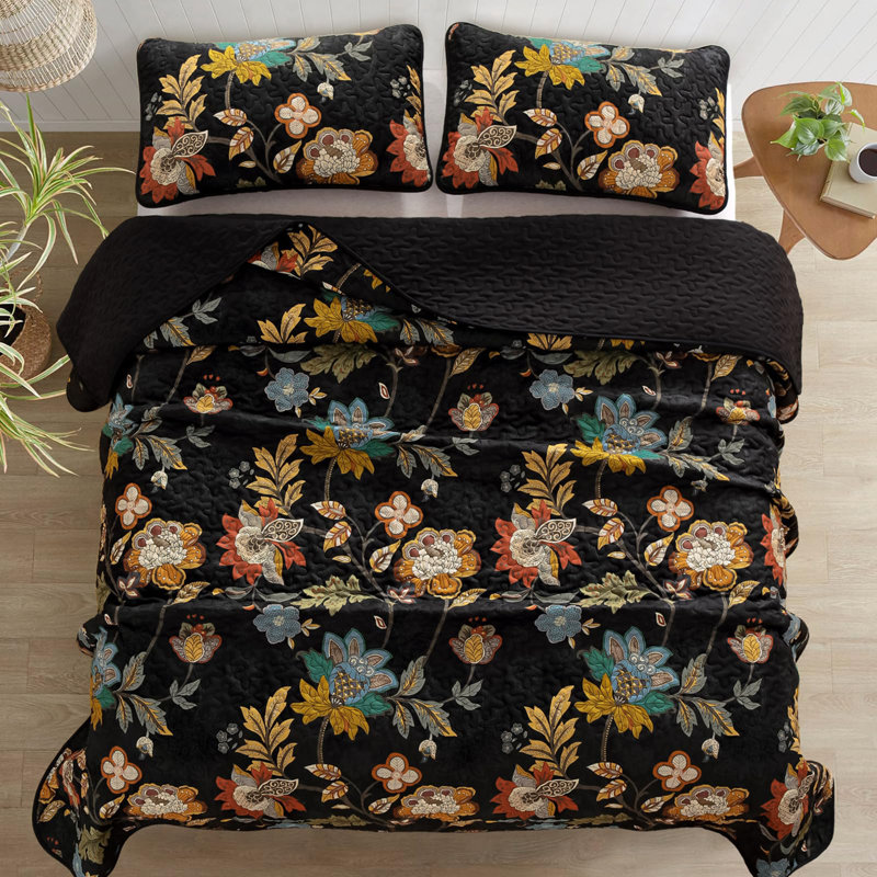 3-Piece Botanical Floral Quilt Set - Soft Lightweight Microfiber All Season Coverlet, King Quilt + 2 King Shams, Black