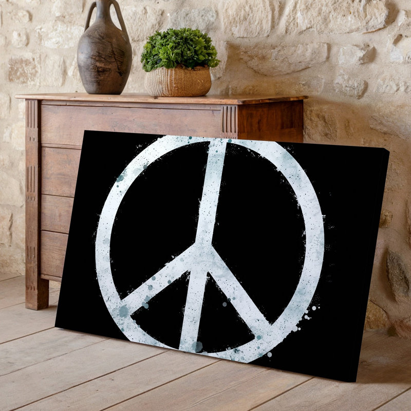 Reproduction d'art sur toile, "Un grand symbole de paix patiné" centré sur un fond noir uni, H 9 po x l 12 po