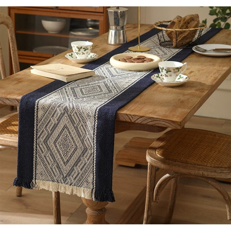 Chemin de table en mélange de coton Emerald, Bleu marine, L 14 po x L 104 po