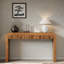 Console rustique avec devant cannelé, 2 tiroirs, coins arrondis et pieds épais-375891347