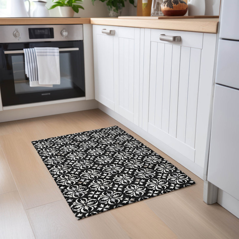 Maliana Area Rug, Rectangle 1'8" x 2'6"