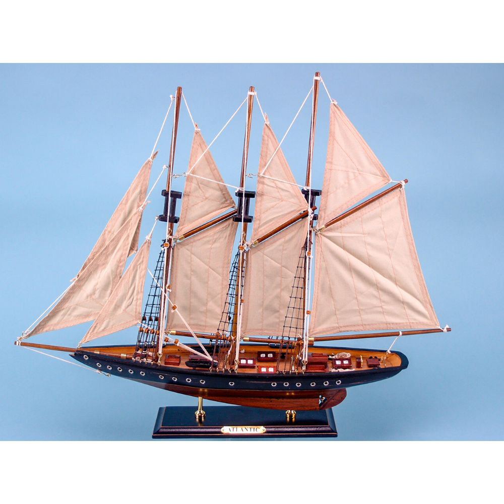 Figurines & Sculptures