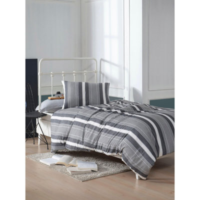 Quiltisse Bedspread with Pillowcases
