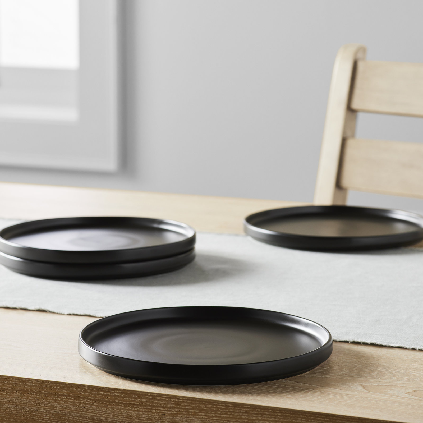 Malmesbury Straight Lip Stoneware Salad Plate, Black