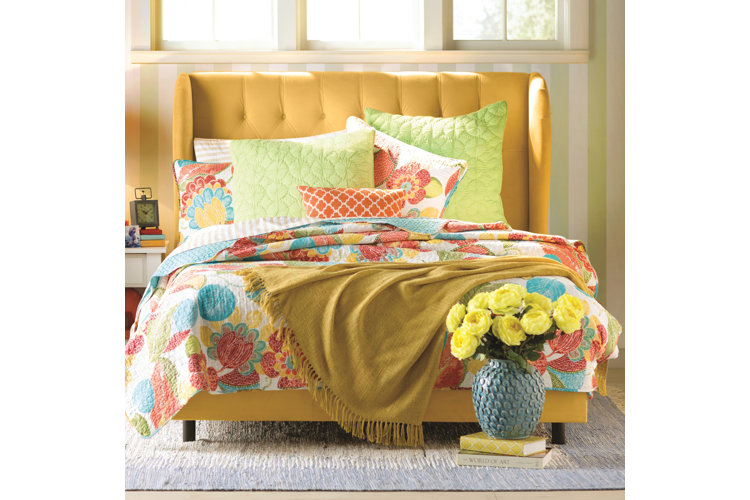 Alcantara Diamond Tufted Upholstered Standard Bed