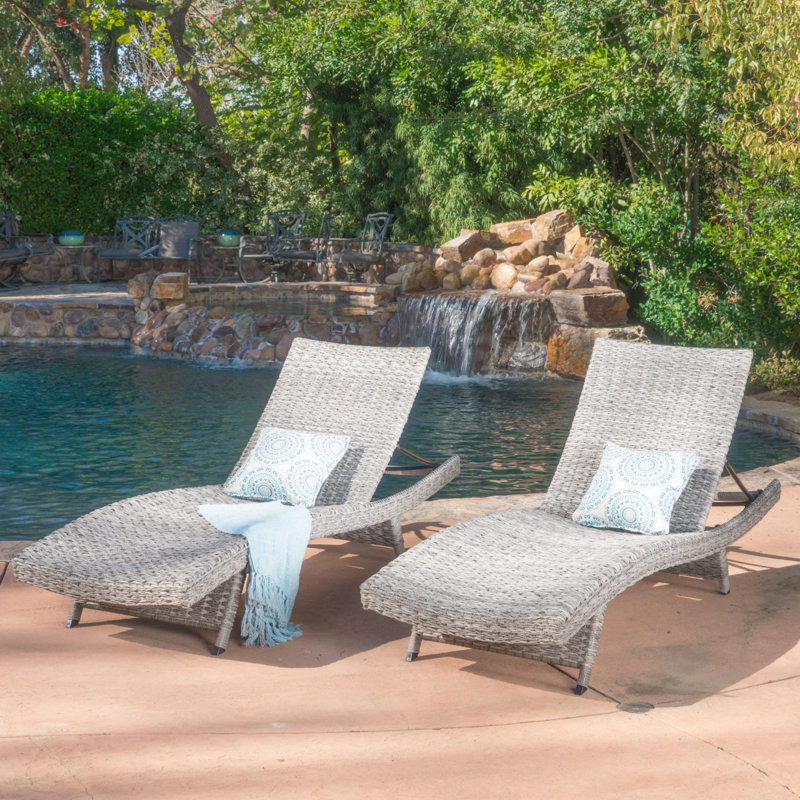 CRETE WICKER CHAISE LOUNGE