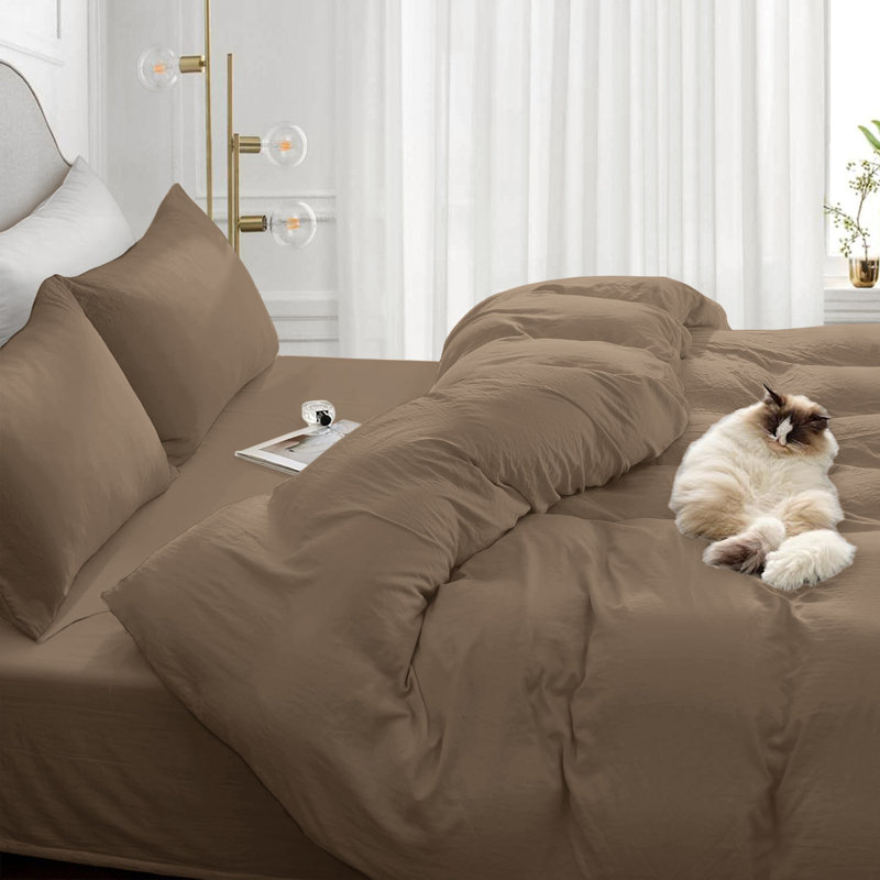 4-Piece Microfiber Duvet Cover Set – Pillowcases & Fitted Sheet, Super King Duvet Cover  + 3 Additional Pieces, Beige