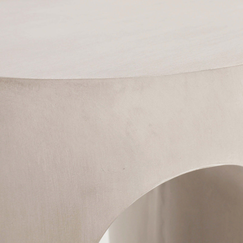 Table d'extérieur ronde durable MGO avec design latéral en forme de U, parfaite pour le patio et le jardin