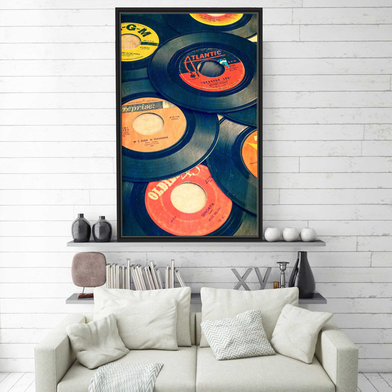 Vieux disques par Edward M. Fielding - peinture, Cadre flottant noir, H 43,5 po x l 27,5 po x P 2 po