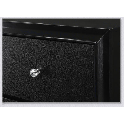 Commode à sept tiroirs de style moderne glam avec motif de crocodile en relief et poignées en faux cristal, parfait pour les solutions de rangement élégantes.