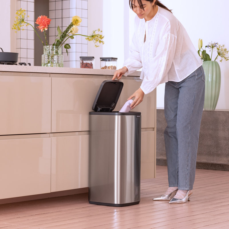 Poubelle Bo Touch, 8 gallons (30 litres), Résistant aux empreintes digitales en acier mat
