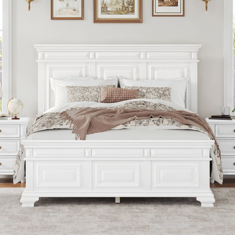 Base de lit plateforme en bois massif Abner Vintage avec tête de lit et pieds robustes, Blanc, Grand lit
