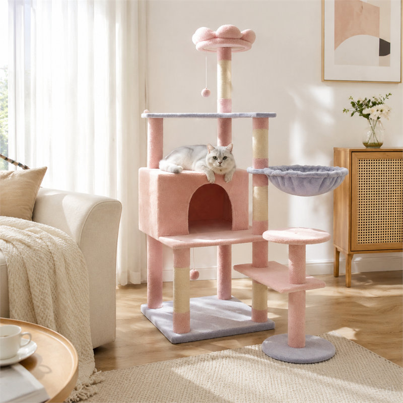Tissu en peluche doux et agréable au toucher, grand coussin floral amovible associé à un hamac relaxant et arbre à chat d'intérieur rose en forme de fleur de grande valeur.