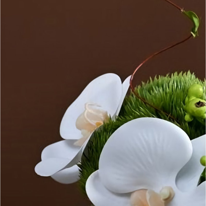 Décoration de fleurs simulées