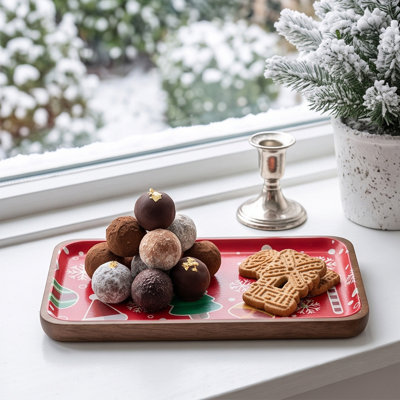 Plateau de service décoratif imprimé de Noël avec bordure en bois, idéal pour ranger les biscuits et les desserts, à poser sur une table pendant les fêtes.