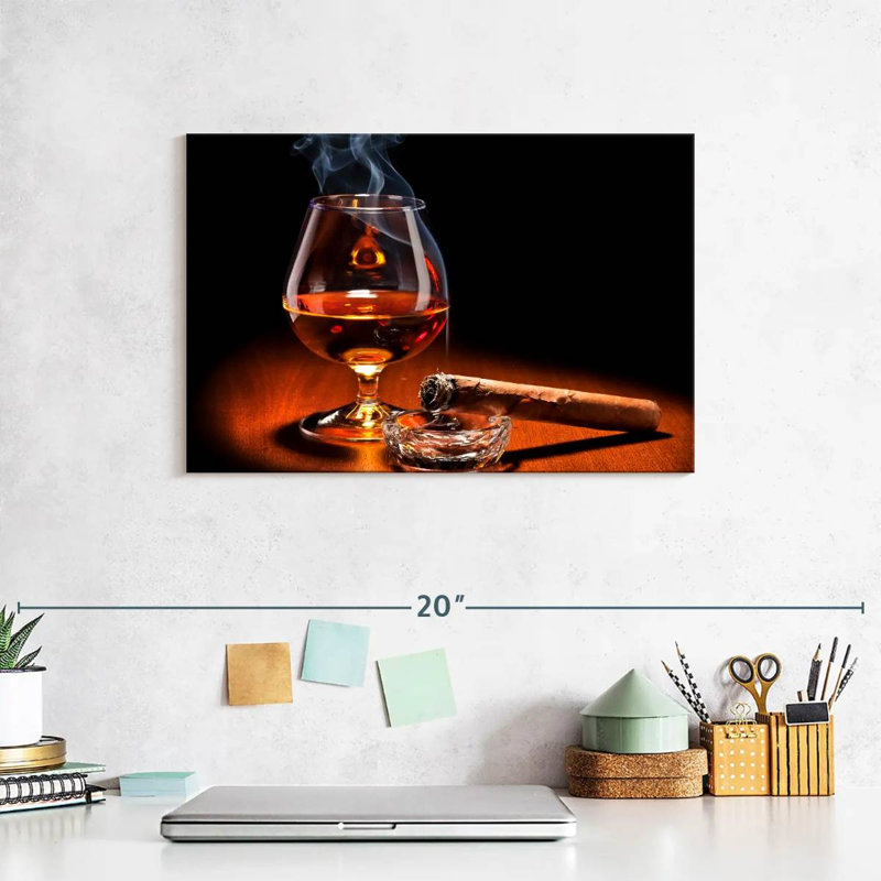 Cigare Yarlin et verre de cognac, H 8 po x l 12 po