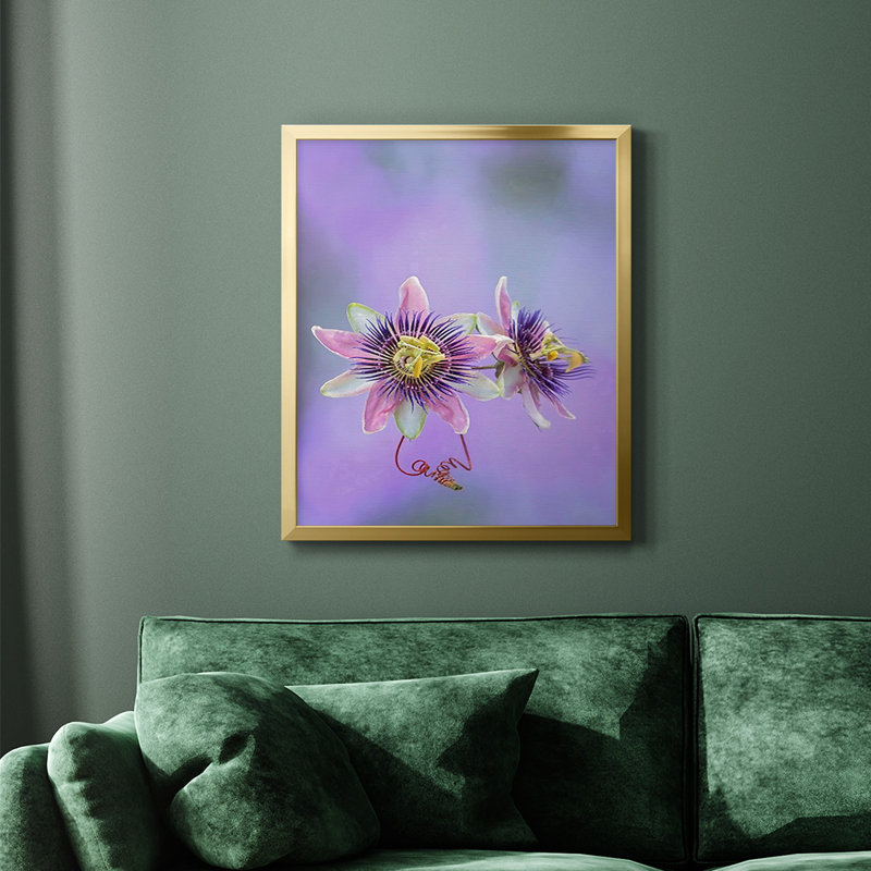 Toile encadrée de qualité supérieure Exotic Flower Burst II - prête à être accrochée, Or, H 20 po x l 16 po