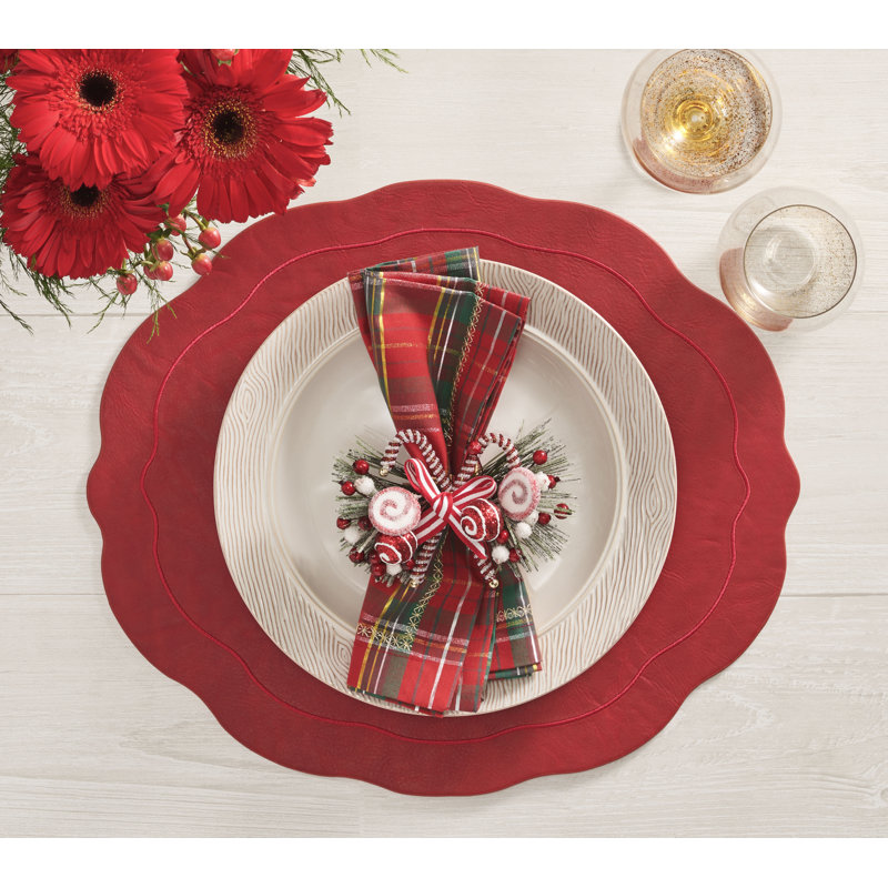 Holiday Twist Napkin Ring
