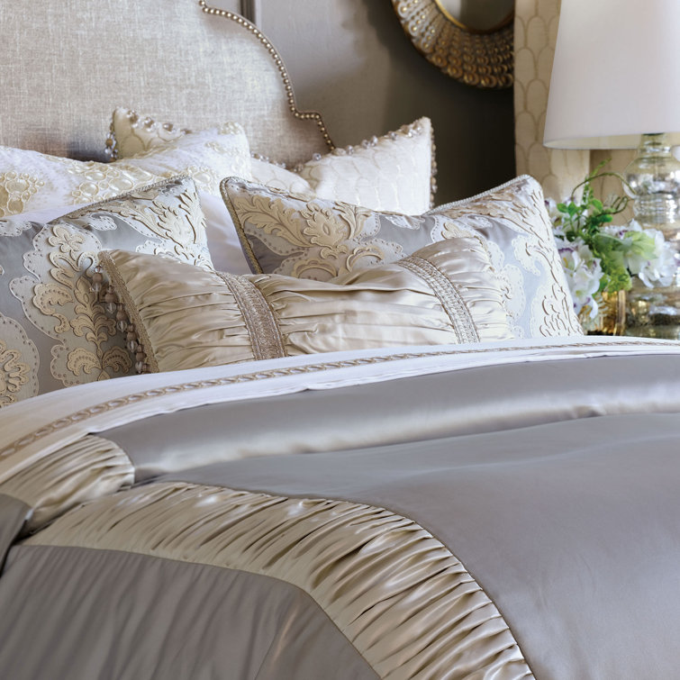 Jolene Comforter