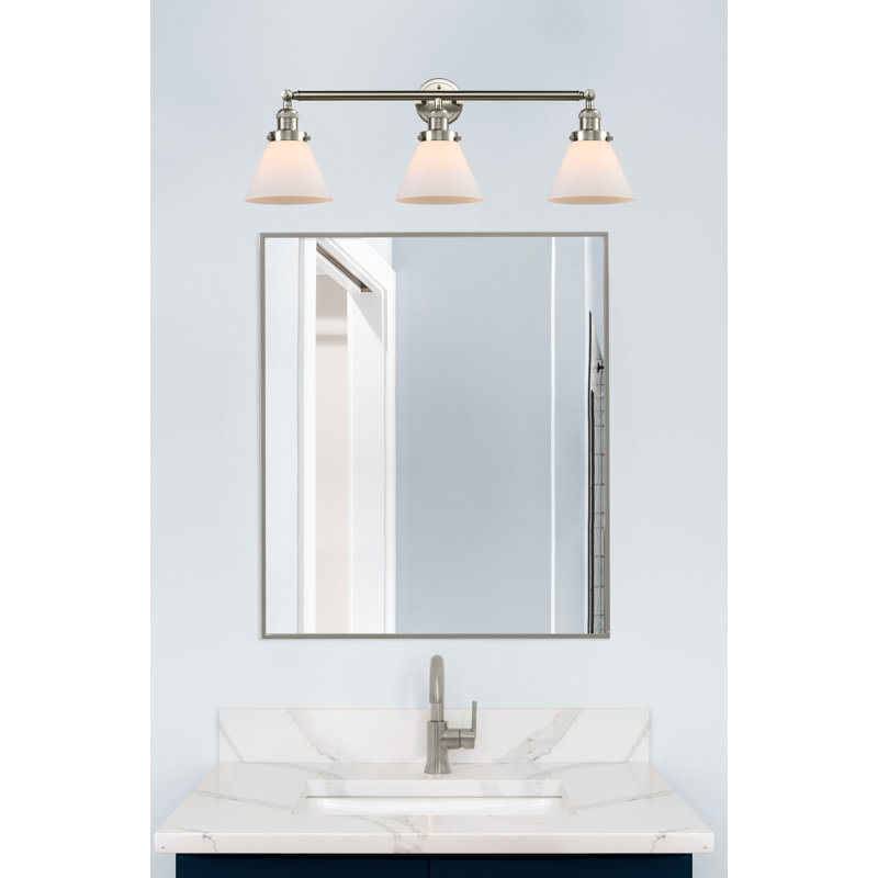 Éclairage pour meuble-lavabo de salle de bain 3 lumières Cone, Boîtier blanc mat, H 11 po x l 32 po, Nickel satiné brossé