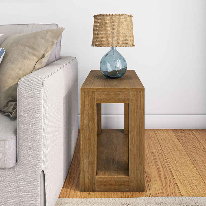 Table d'appoint rectangulaire moderne en bois massif avec tablette, table de bout compacte pour le salon ou le chevet, espace de rangement, finition brossée