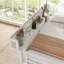 Lit mezzanine simple en métal avec tablettes de rangement et garde-robe-325577116