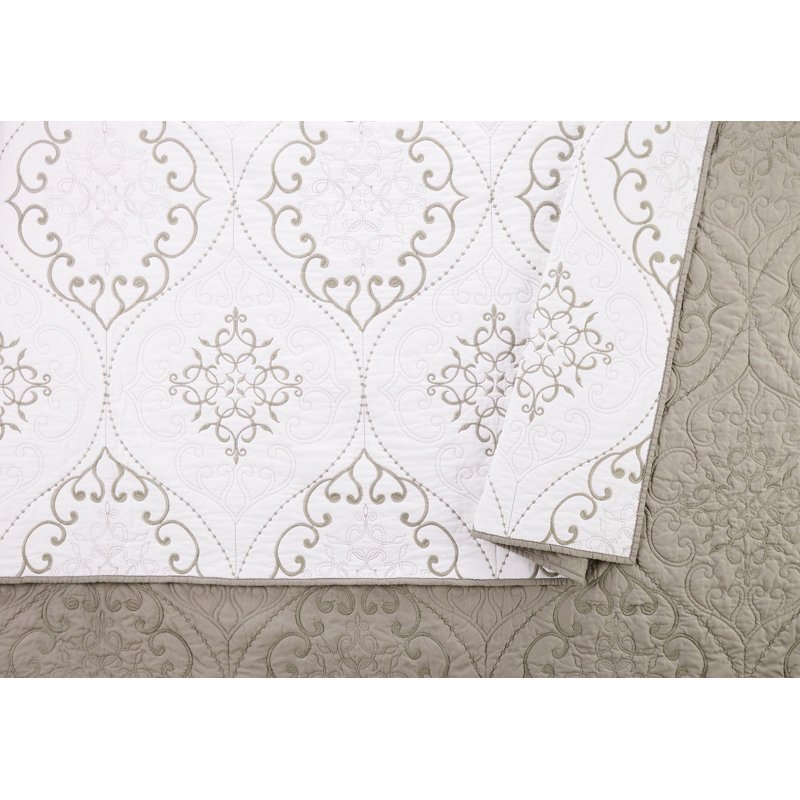 Gray and White Cotton King Reversible Quilt Set