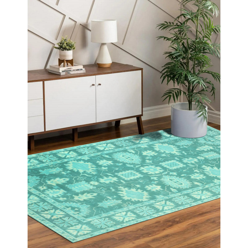 Hand Tufted Wool Floral Area Rug in Blue, 8' x 10'