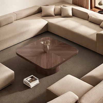 Table basse moderne et minimaliste avec plateau spacieux