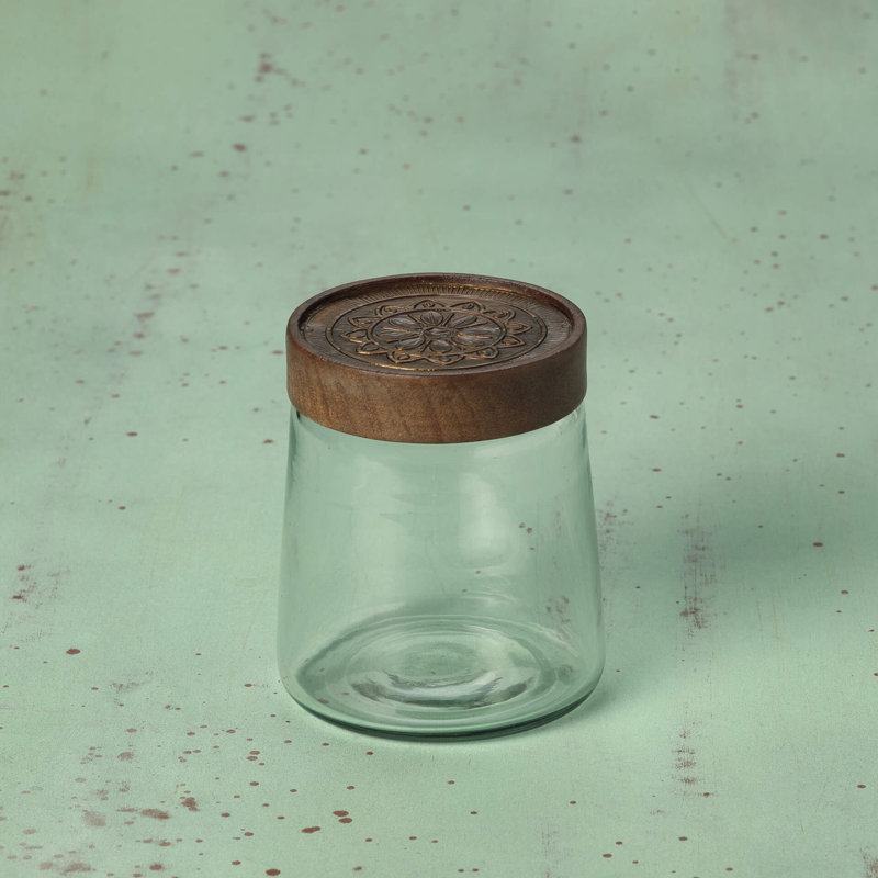 Petit pot en verre transparent avec couvercle en métal