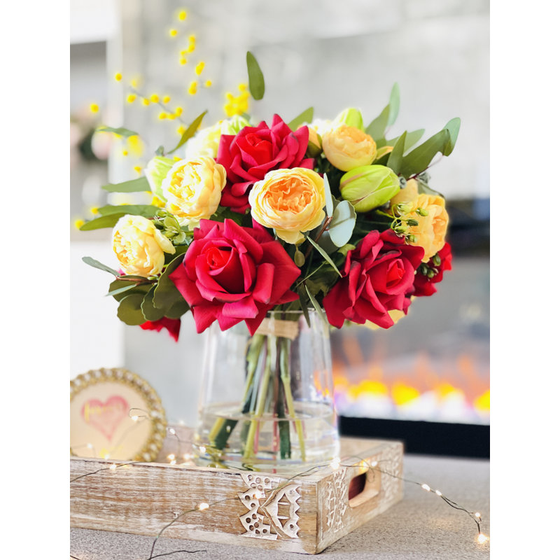 Roses et pivoines, arrangement de fausses fleurs par 