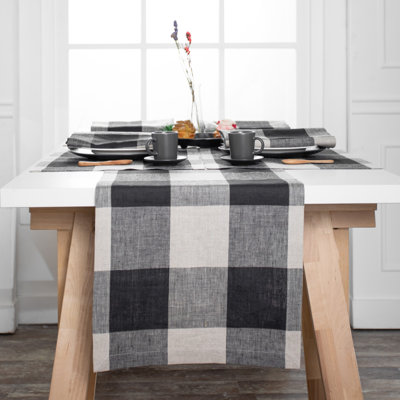 Chemin de table D'Moksha Homes