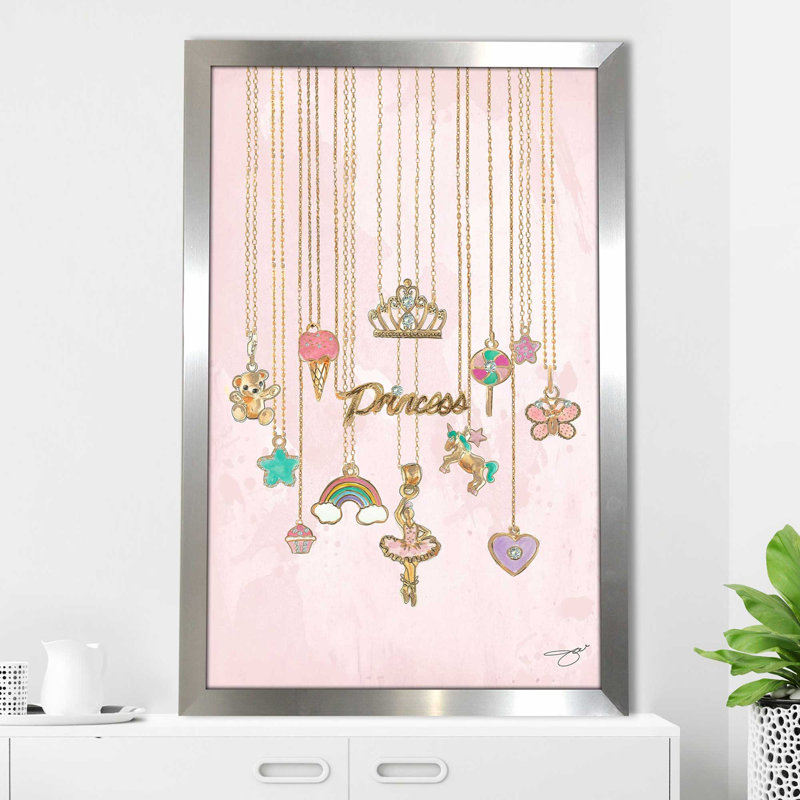 Collier princesse (vertical) par Jodi - impression, Encadrement argenté, H 49,5 po x l 33,5 po x P 1 po