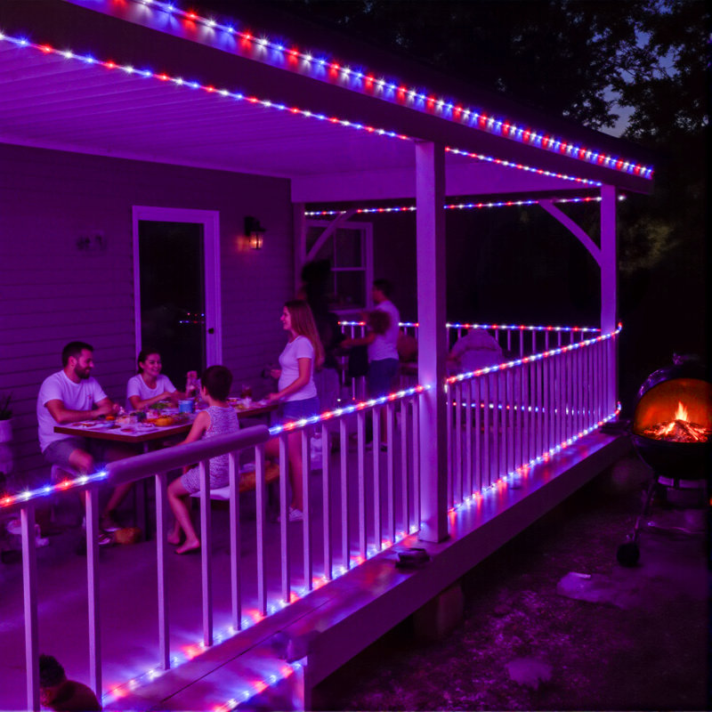 Guirlandes de Noël en plein air 99 pi - 900 lumières à DEL imperméables avec 8 modes d'éclairage, mémoire de minuterie (rouge + bleu + blanc)