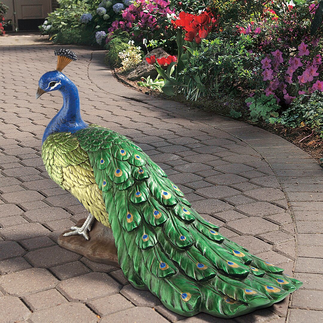 Statue Regal Peacock