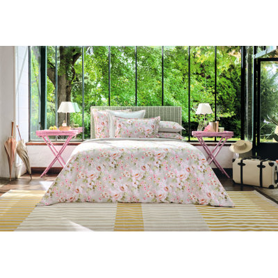 Voyageuse Duvet Cover