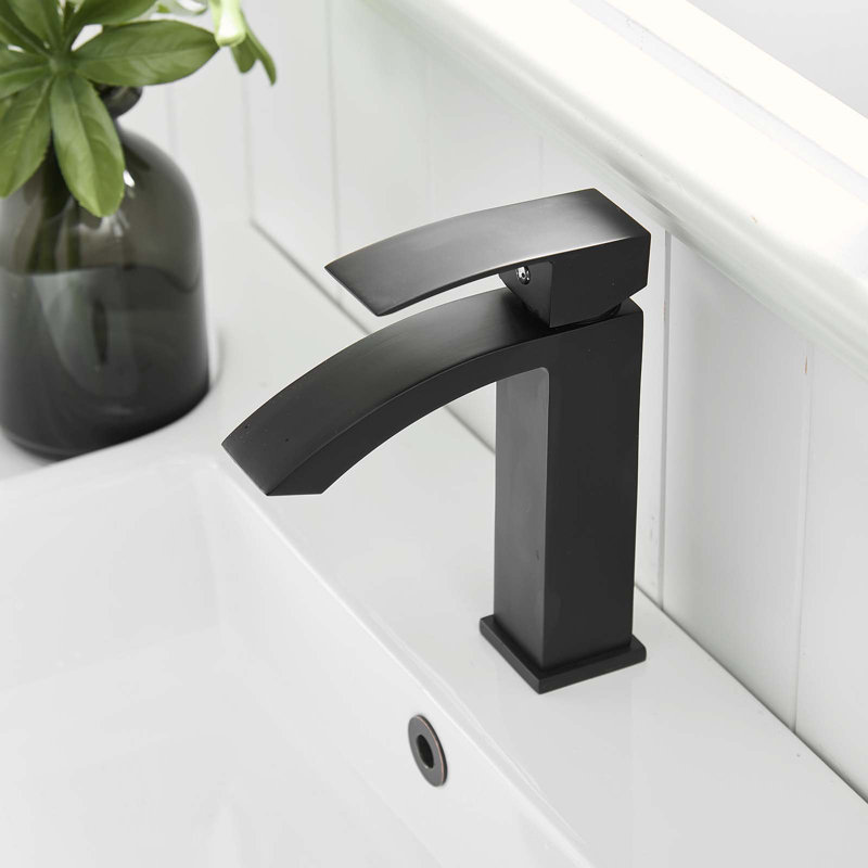 Single-Hole Single-handle Bathroom Faucet, Matte Black