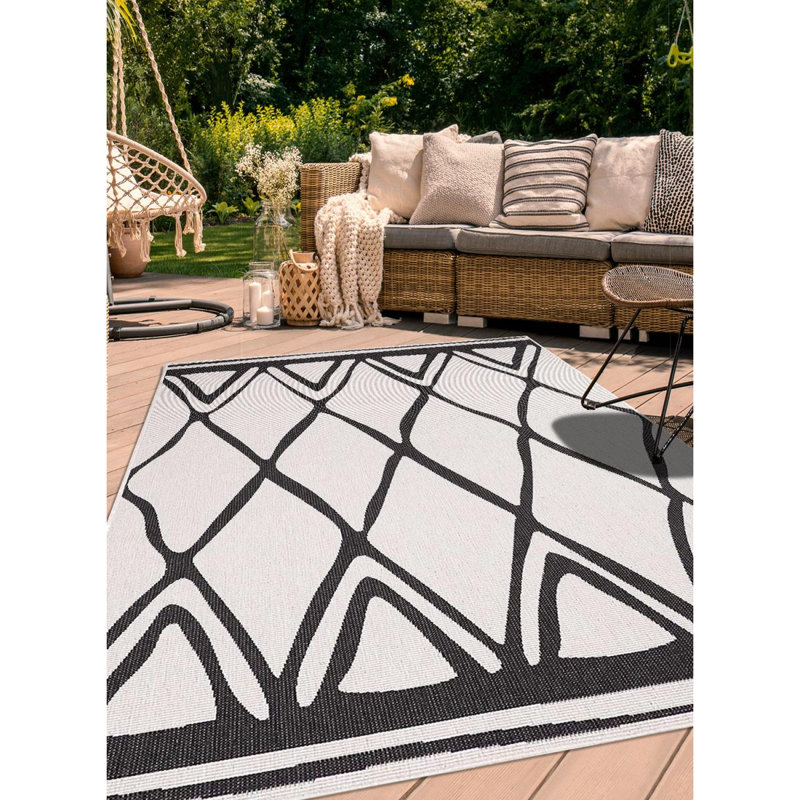 Holdridge Geometric Hand Woven Indoor / Outdoor Area Rug, Rectangle 160 x 230cm