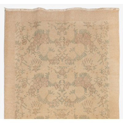 Tapis turc vintage noué à la main de conception unique dans une couleur neutre