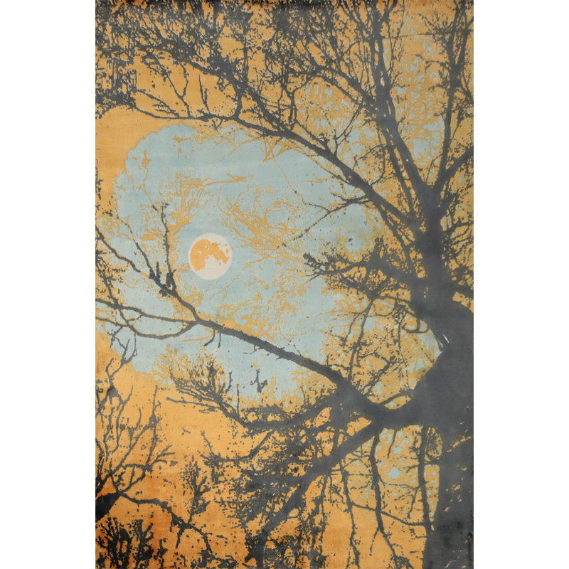 Tapis abstrait Nightscape 6 x 8 avec des silhouettes d'arbres dramatiques